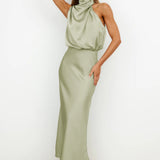 Vestido Largo de Satén con Cuello Halter Carlina