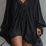 Vestido Mini de Chiffon Negro con Encaje Laura