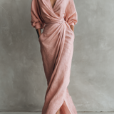 Vestido Maxi Minimalista Rosa con Escote en V