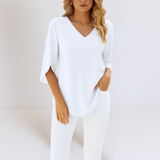 Blusa Elegante Sophie™ con Escote en Pico y Mangas Abiertas