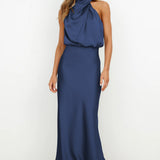 Vestido Largo de Satén con Cuello Halter Carlina