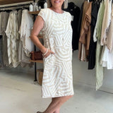 Vestido de Verano Nelia con Cuello Redondo y Estampado Bonito