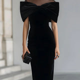 Vestido Midi de Terciopelo Negro con Lazo
