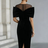 Vestido Midi de Terciopelo Negro con Lazo