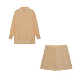 Maude | Conjunto elegante de blusa y pantalones cortos