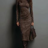 Vestido Midi de Suede Ilaria con Cuello Alto y Mangas Largas