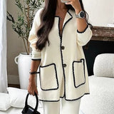 Conjunto de dos piezas: chamarra decorada con líneas y pantalón casual