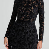 Vestido Corto Elegante de Encaje con Falda Tulipán Elora™