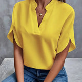 Camisa de Cuello en V Deborah Suave y Refinada