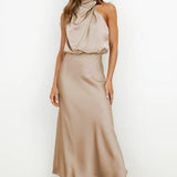 Vestido Largo de Satén con Cuello Halter Carlina