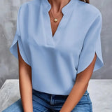 Camisa de Cuello en V Deborah Suave y Refinada