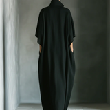 Vestido Maxi Negro Minimalista con Mangas de Kimono