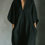Vestido Maxi Negro Minimalista con Mangas de Kimono