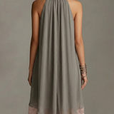 Mini Vestido Gris de Satén con Lazo Rosa y Encaje Beatrice