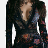 Vestido Corto Elegante de Terciopelo Floral con Encaje Liora