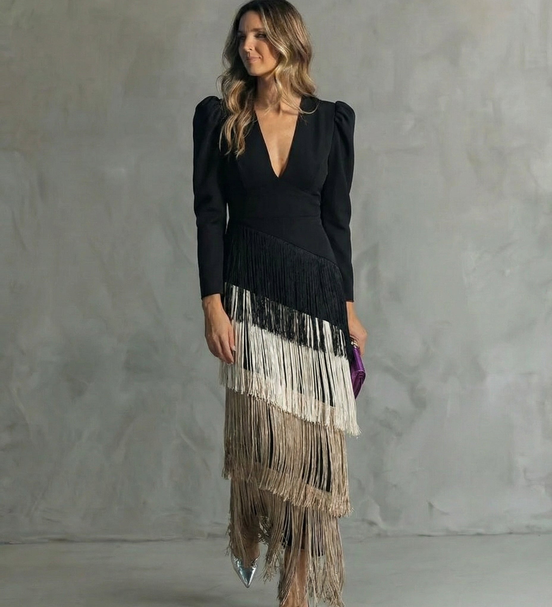 Vestido Elegante con Mangas de Flecos Clara