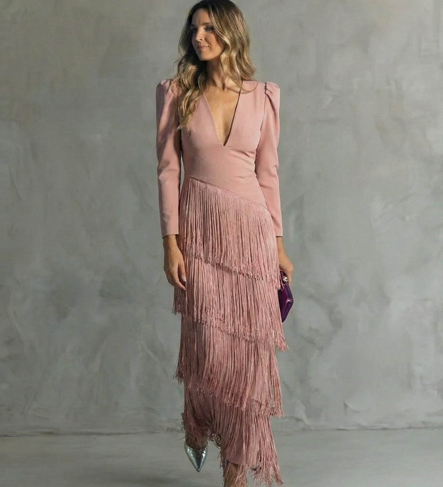 Vestido Elegante con Mangas de Flecos Clara